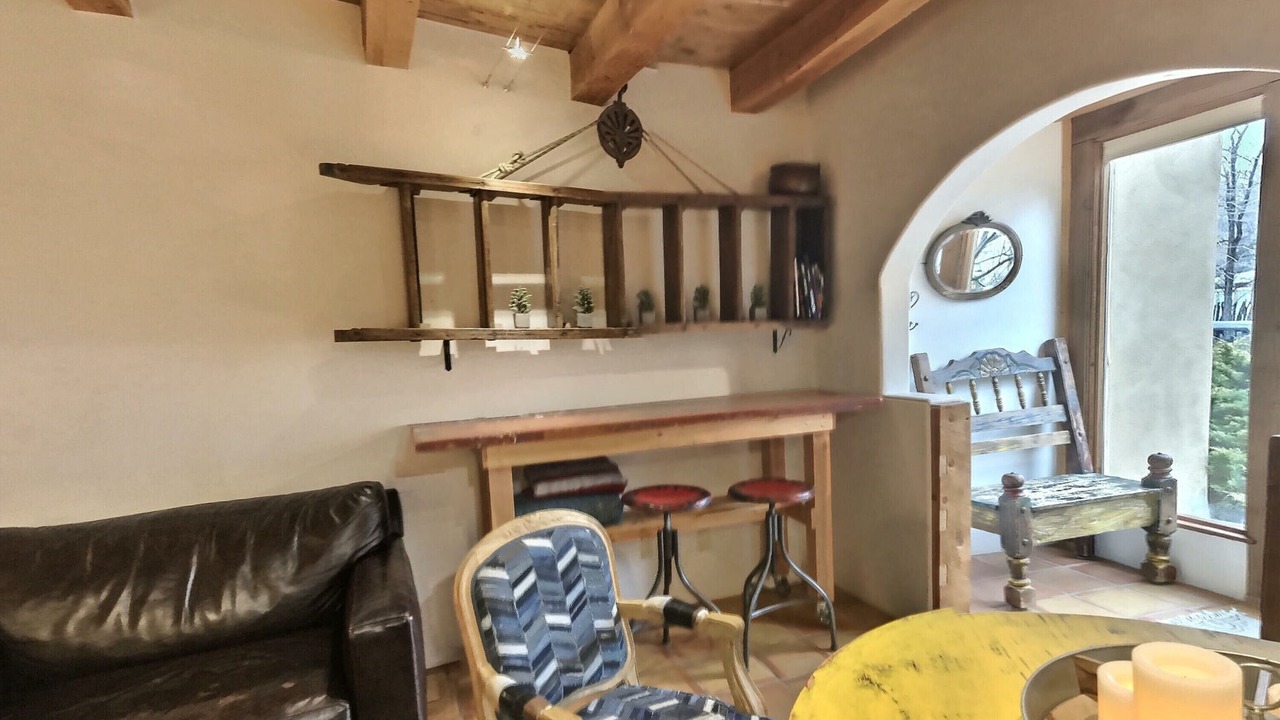 Photo of Livingroom in Taos