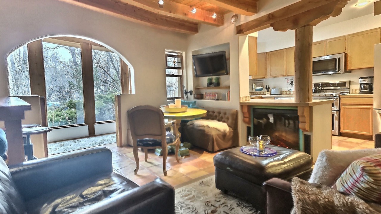 Photo of Livingroom in Taos