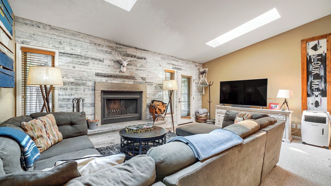 Photo of Livingroom in Intermountain