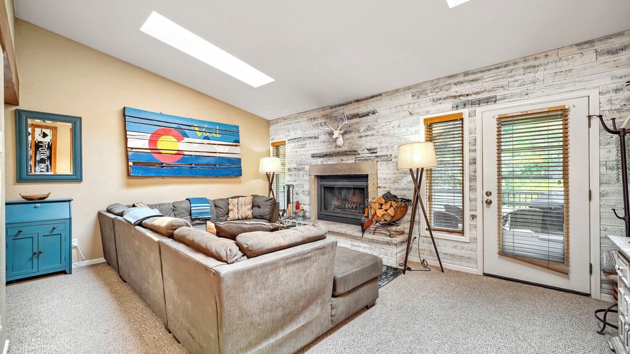 Photo of Livingroom in Intermountain
