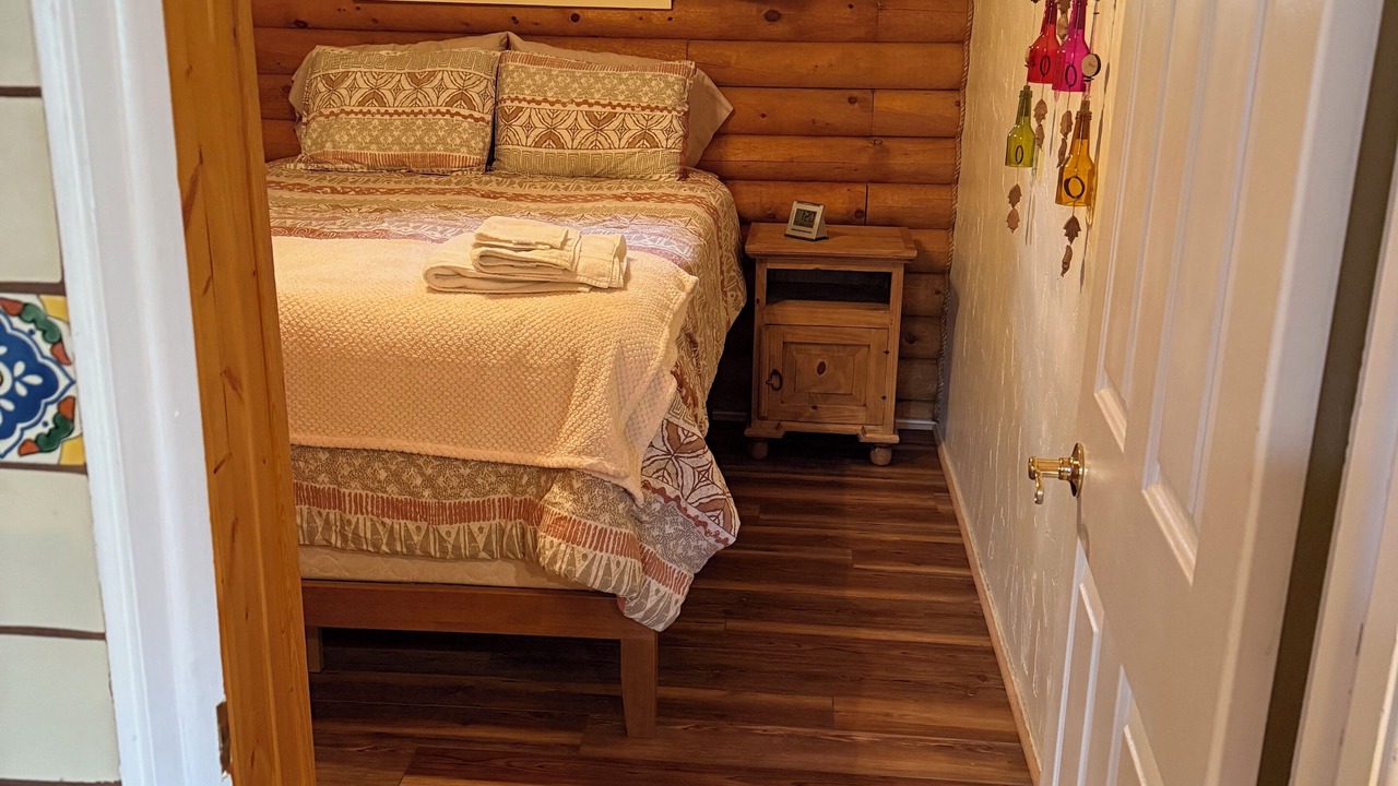 Photo of Bedroom in Twin Lakes