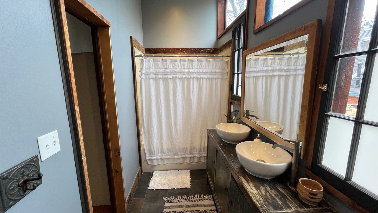 Photo of Bathroom in Lower Arapahoe