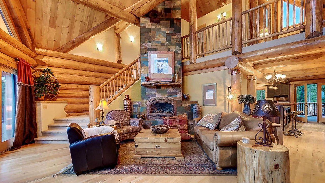 Photo of Livingroom in Black Hawk
