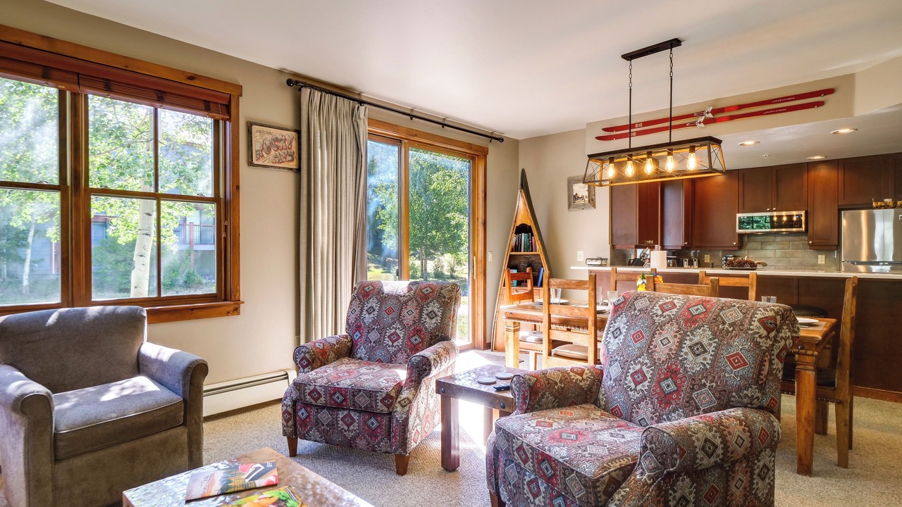 Photo of Livingroom in Historic District