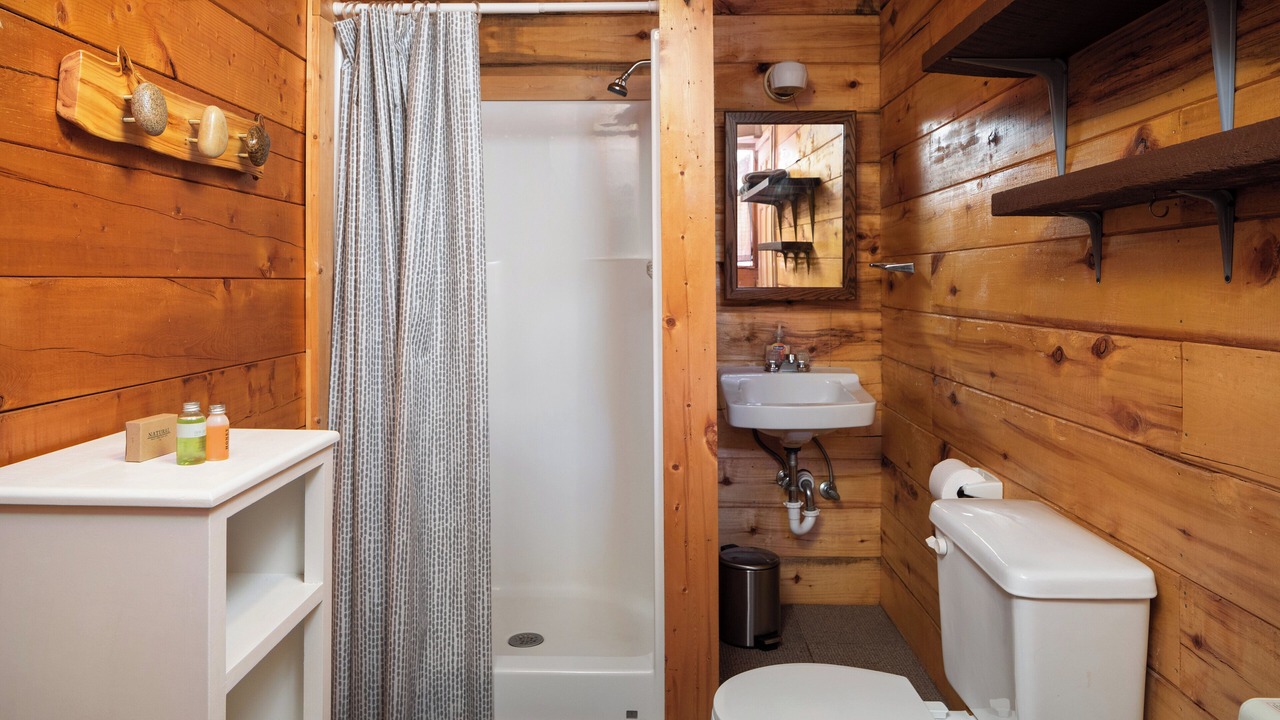 Photo of Bathroom in Jasper