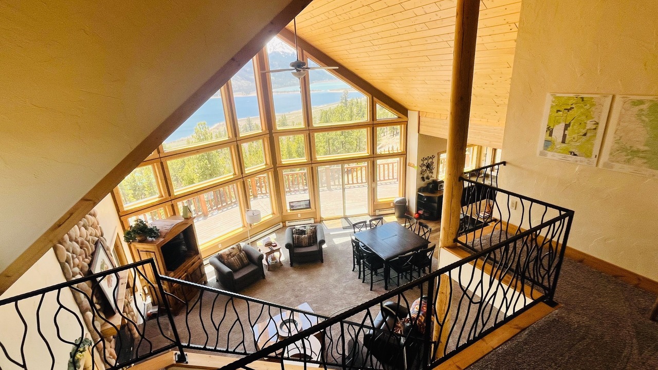 Photo of Livingroom in Twin Lakes