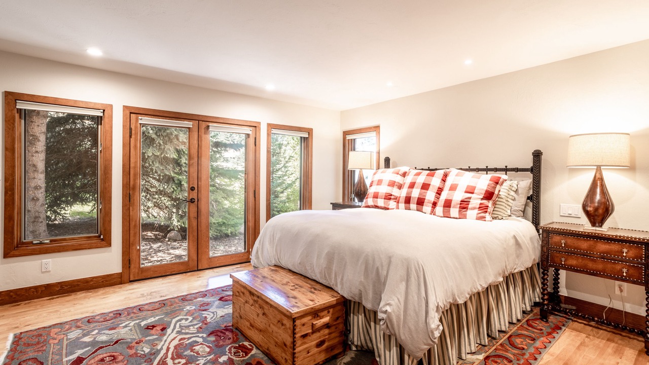 Photo of Bedroom in Edwards