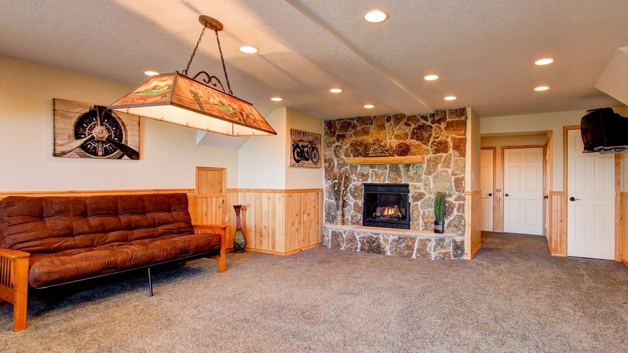 Photo of Livingroom in Evergreen
