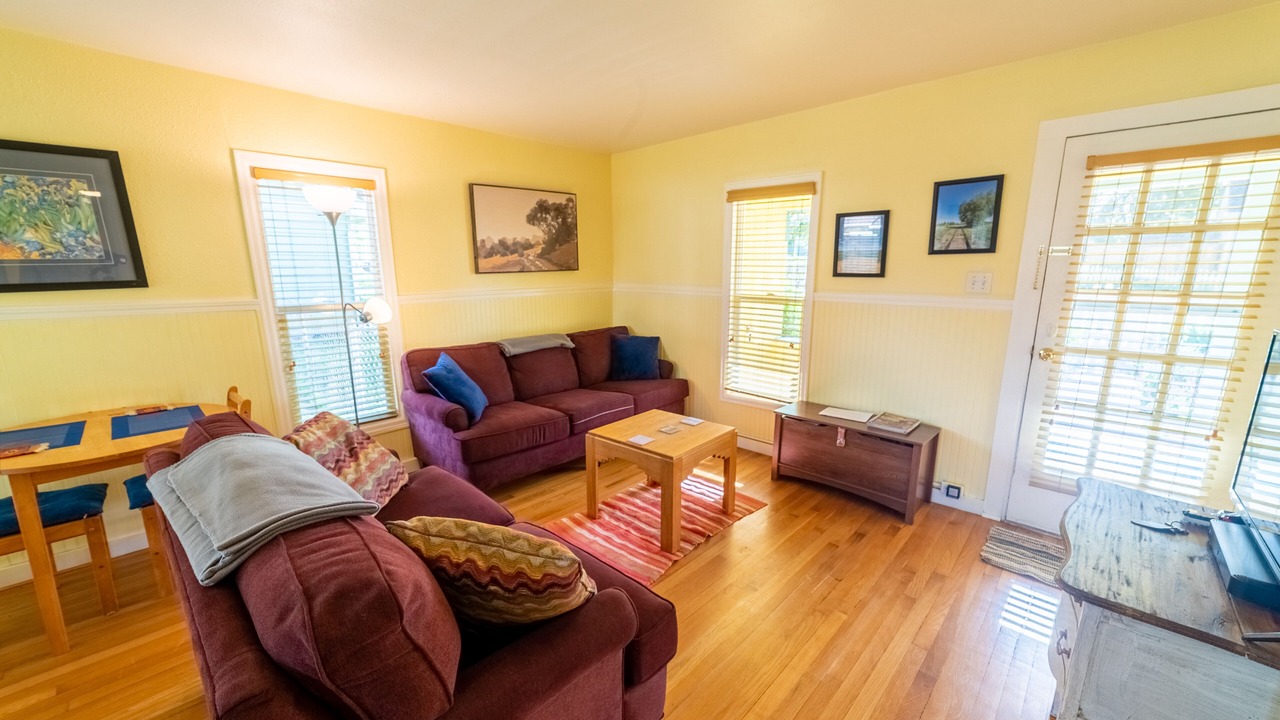 Photo of Livingroom in Erie