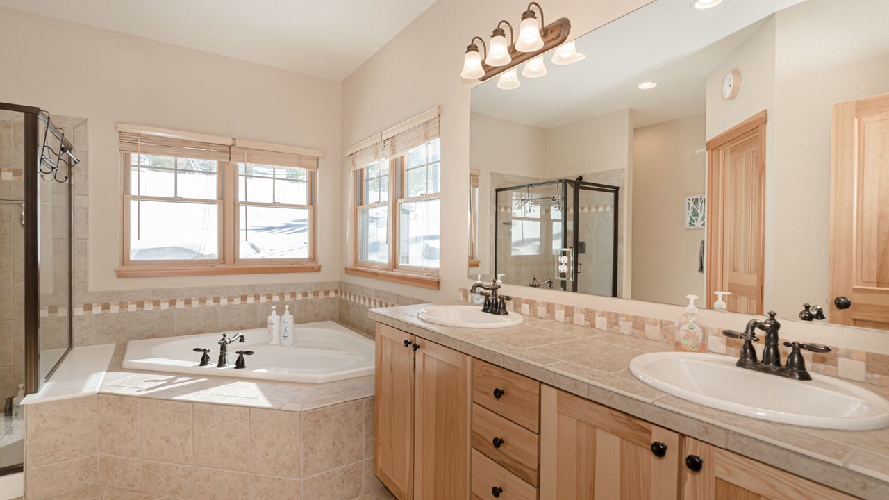 Photo of Bathroom in Rendezvous