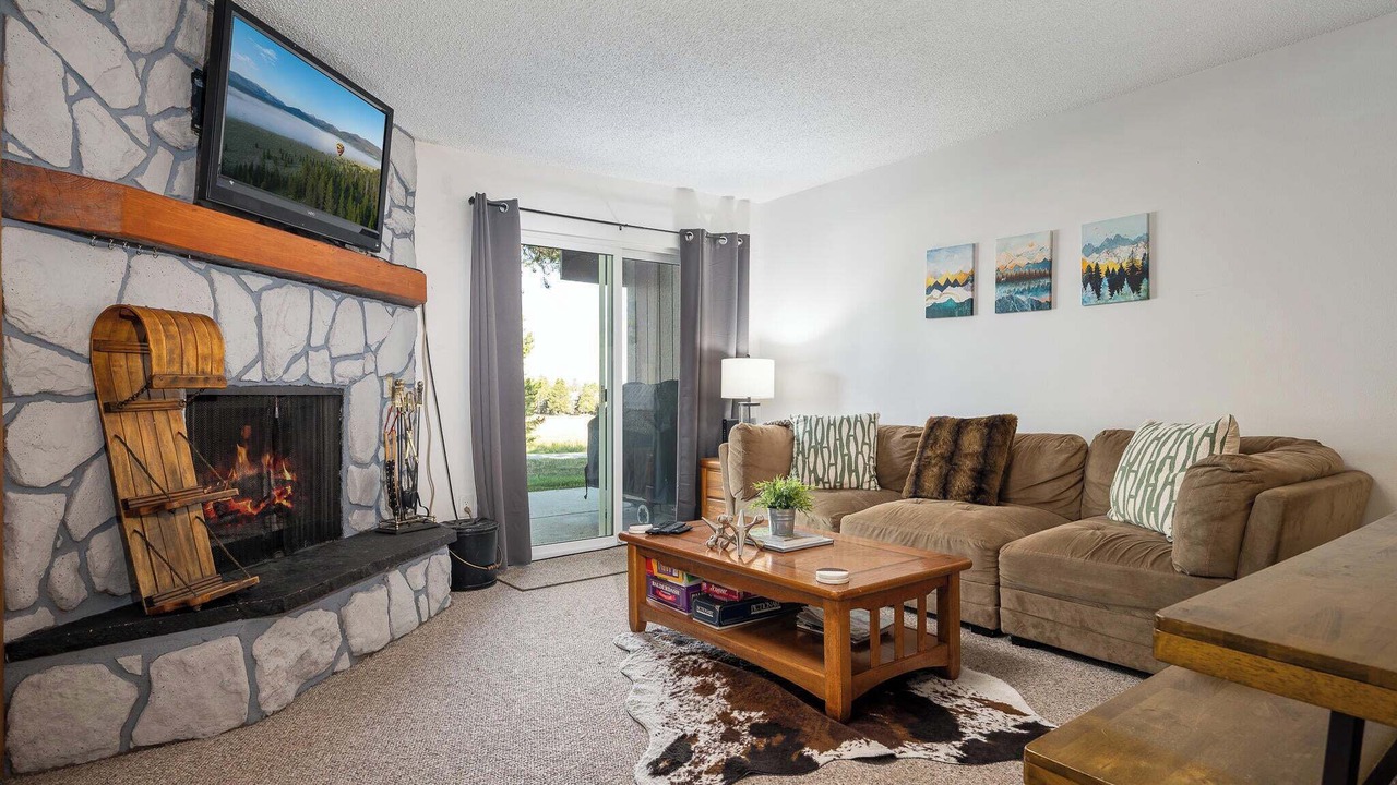 Photo of Livingroom in Fraser