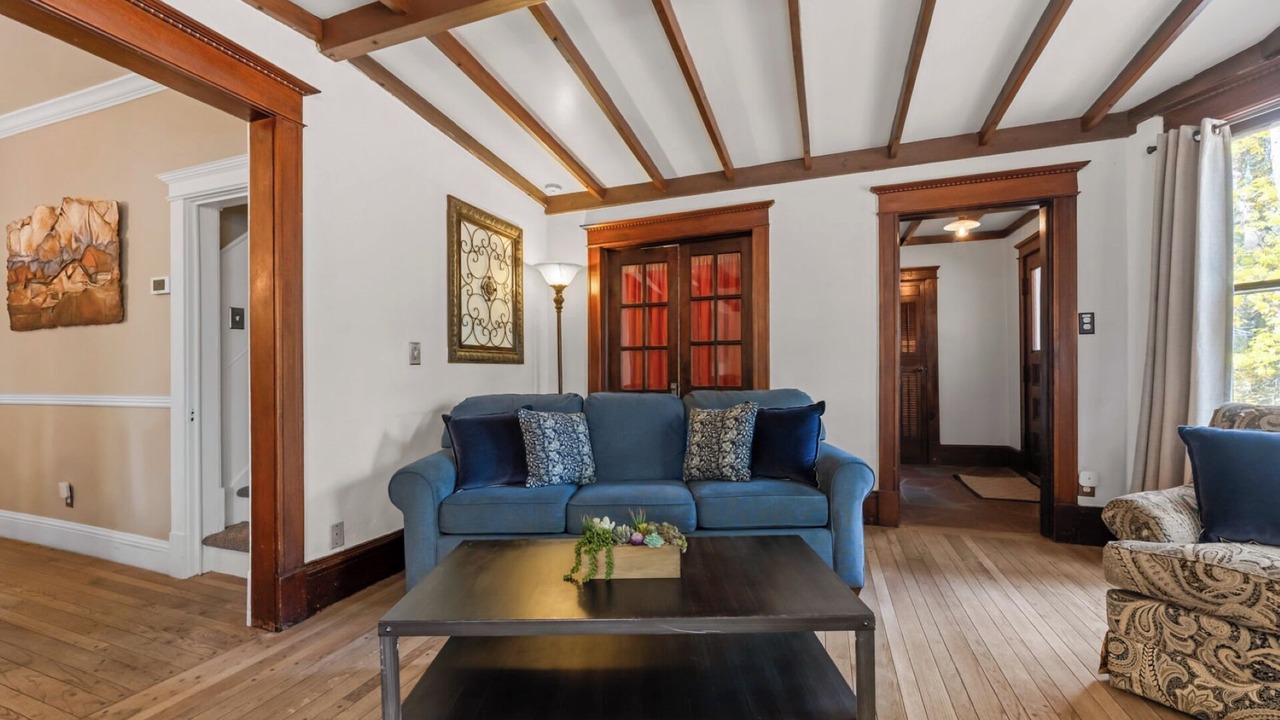 Photo of Livingroom in Broadmoor