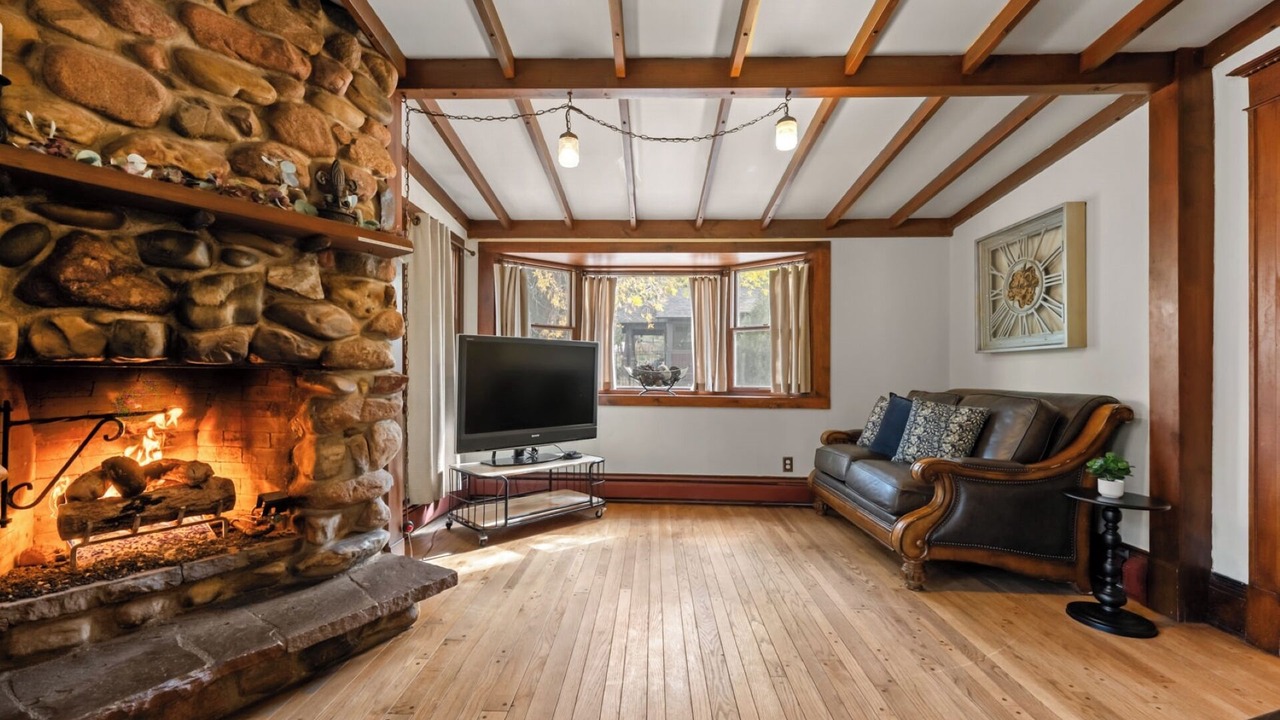 Photo of Livingroom in Broadmoor