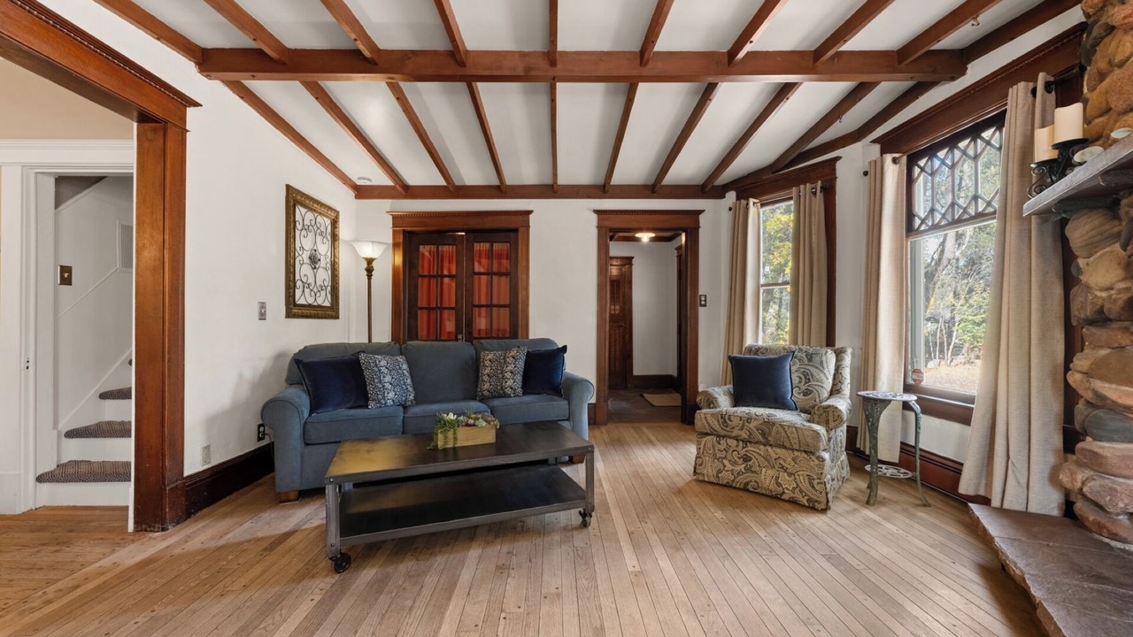Photo of Livingroom in Broadmoor