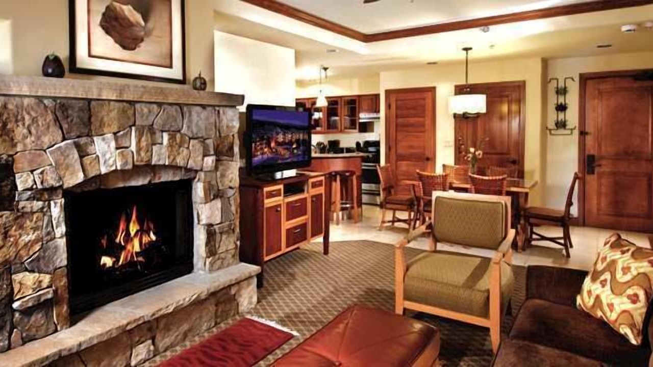 Photo of Livingroom in Peak 9