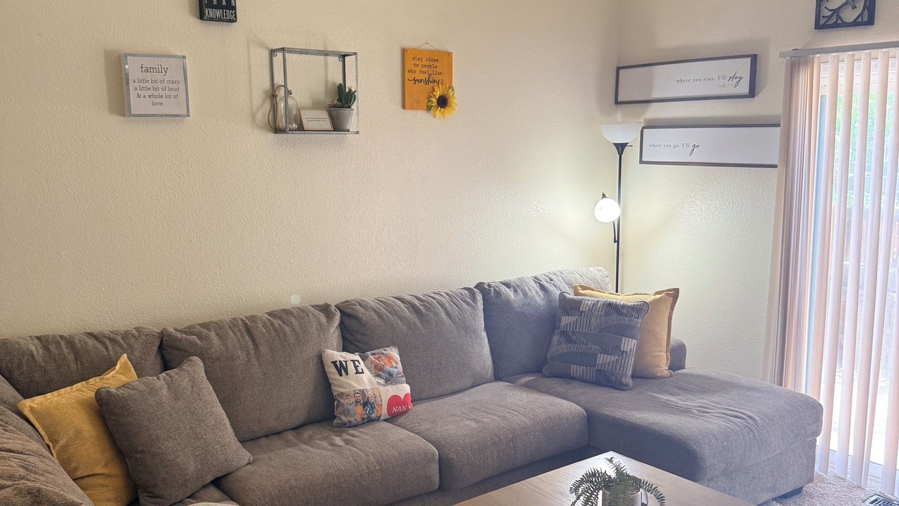 Photo of Livingroom in Northridge