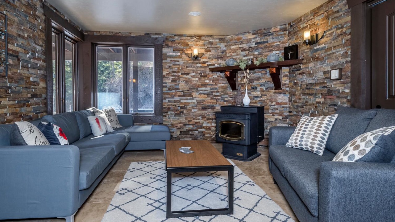 Photo of Bedroom in Idaho Springs
