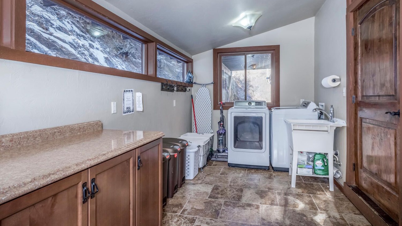 Photo of Bedroom in Idaho Springs