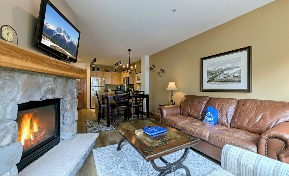 Photo of Livingroom in River Run