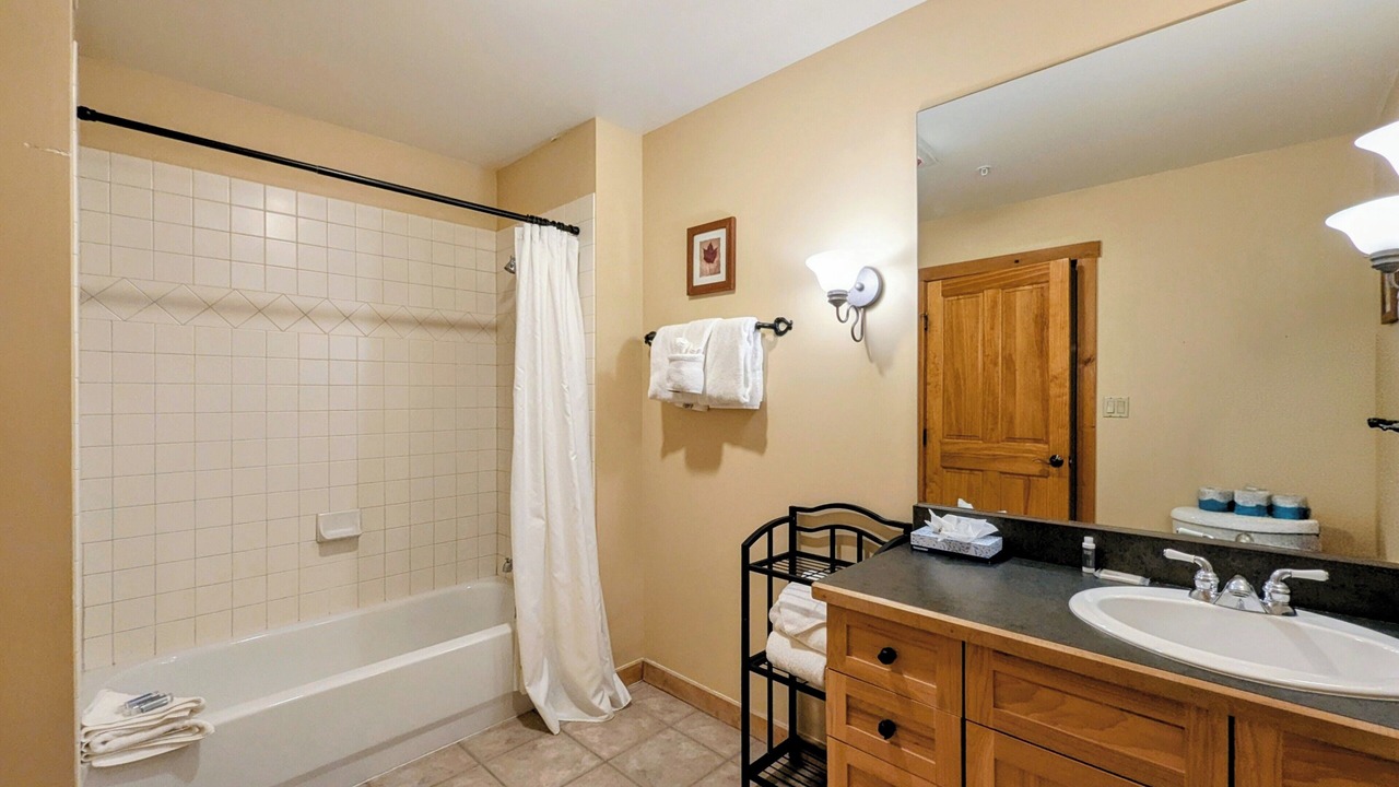 Photo of Bathroom in River Run