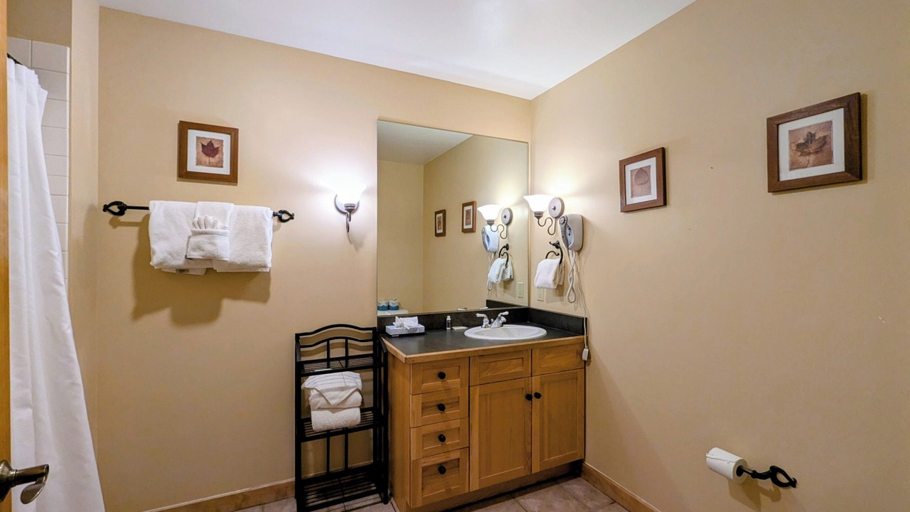Photo of Bathroom in River Run