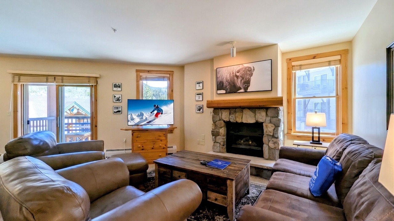 Photo of Livingroom in River Run