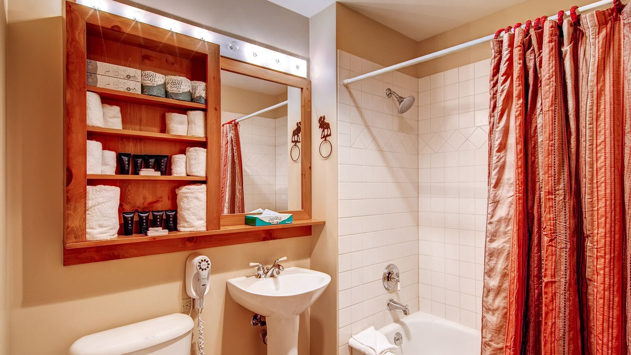 Photo of Bathroom in River Run