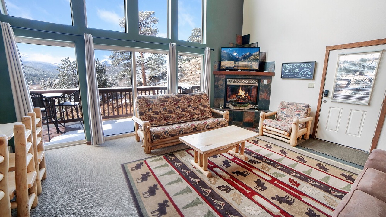 Photo of Livingroom in Estes Park