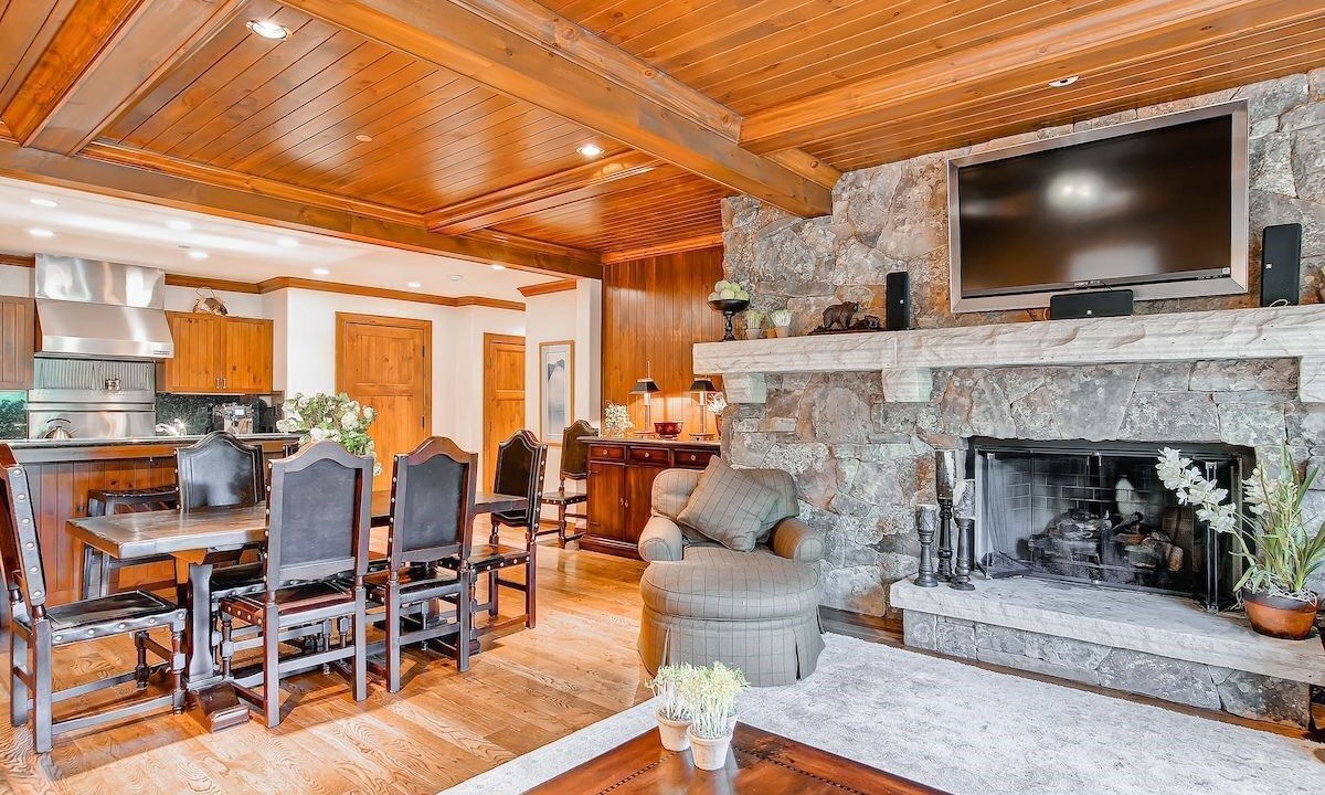 Photo of Livingroom in Avon