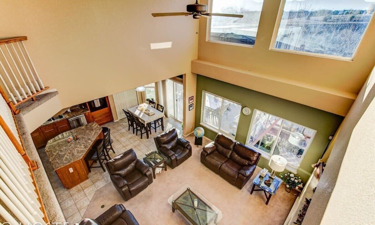 Photo of Livingroom in Northeast Colorado Springs