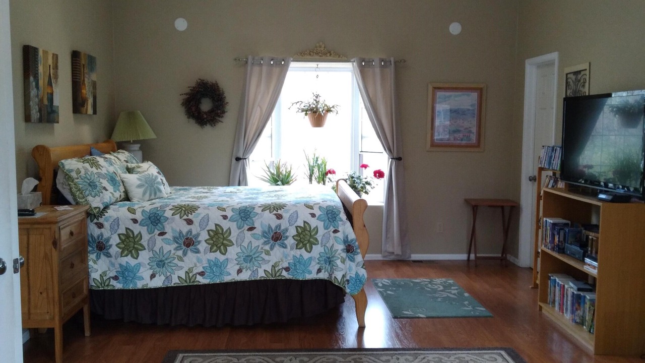 Photo of Bedroom in West Colorado Springs