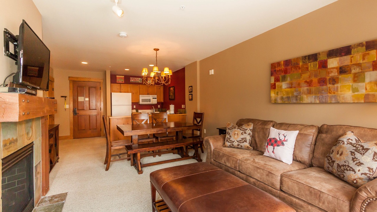 Photo of Livingroom in River Run