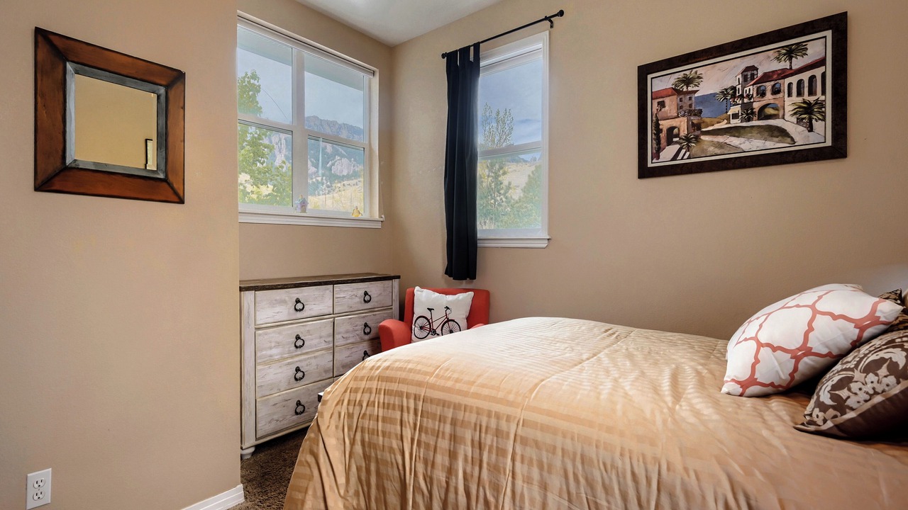 Photo of Bedroom in Devil's Thumb - Rolling Hill