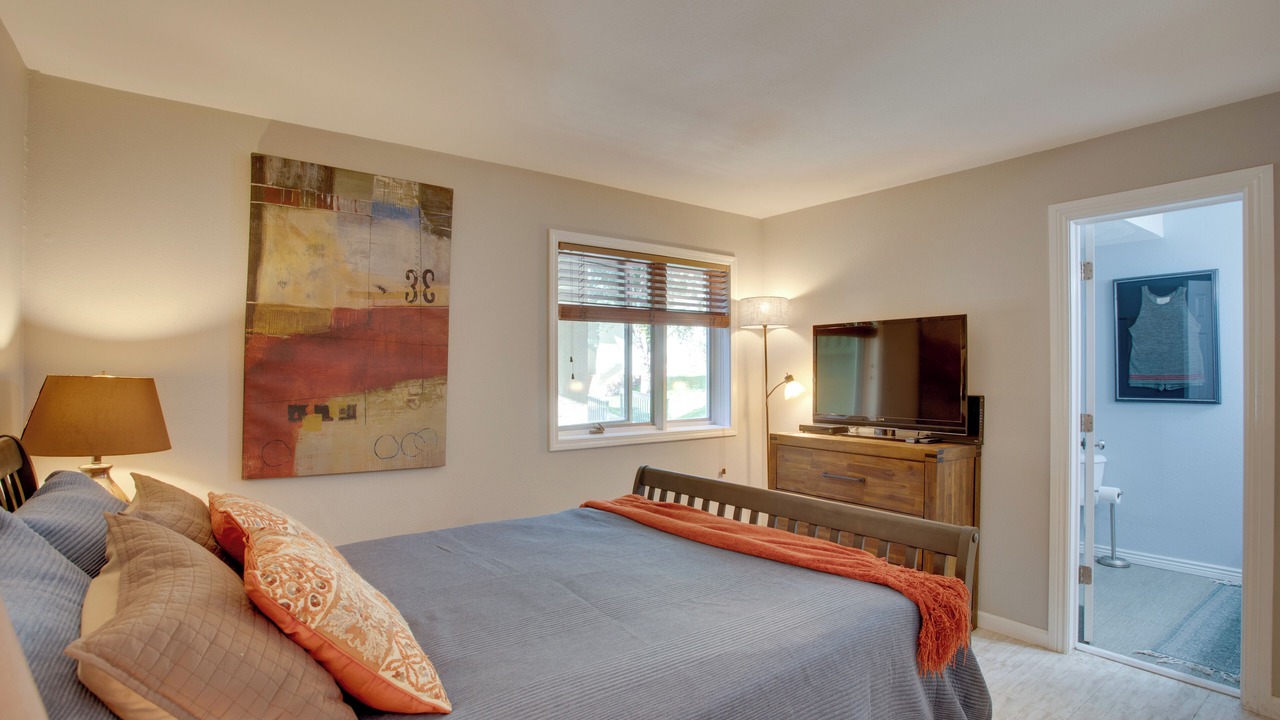 Photo of Bedroom in Avon