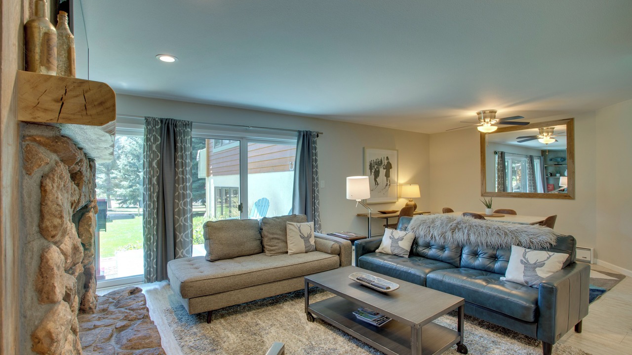 Photo of Livingroom in Avon
