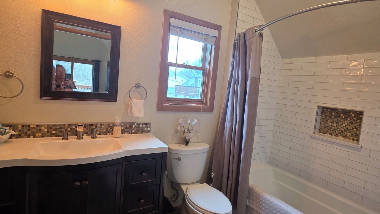 Photo of Bathroom in Lyons