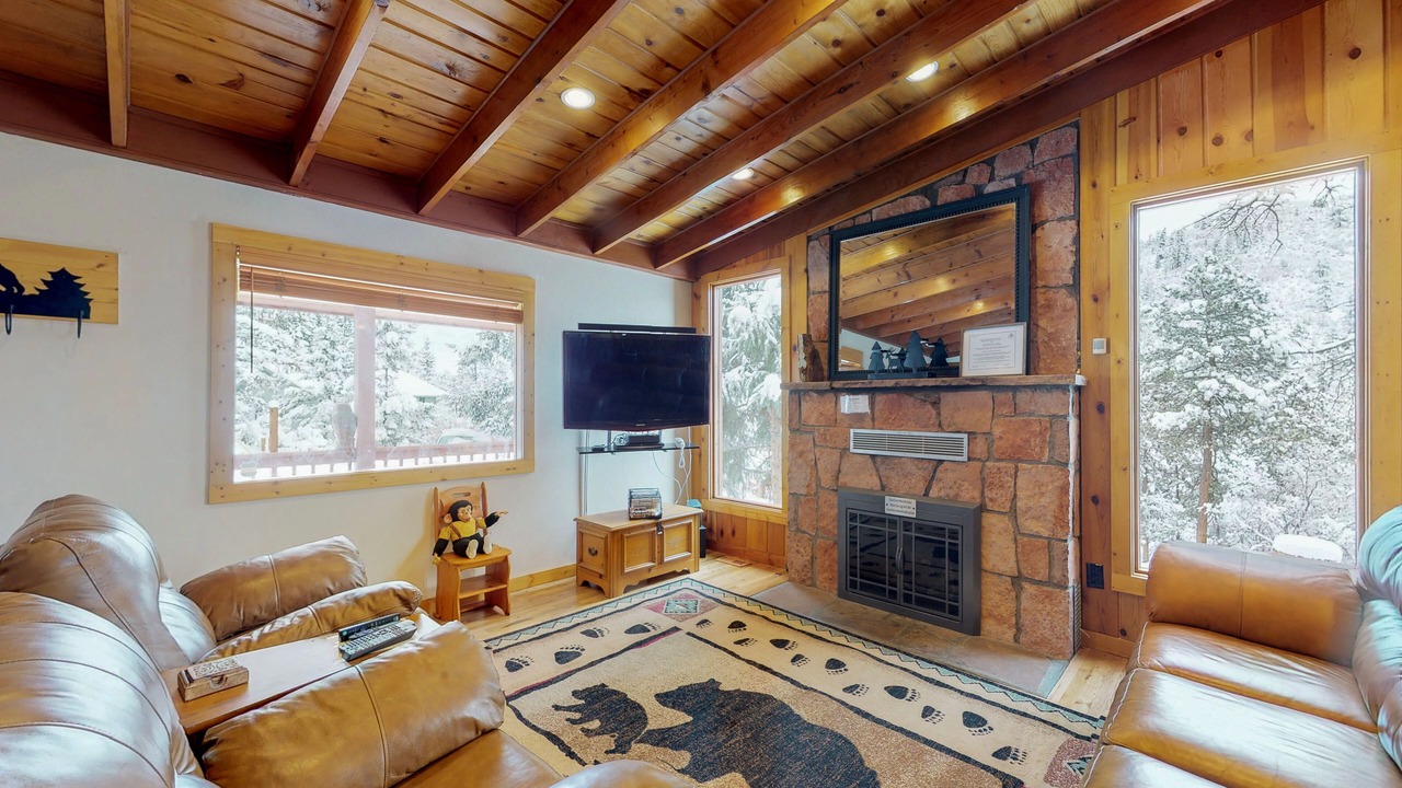 Photo of Livingroom in Green Mountain Falls