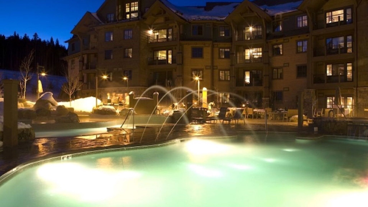 Photo of Outdoor in Four O'Clock