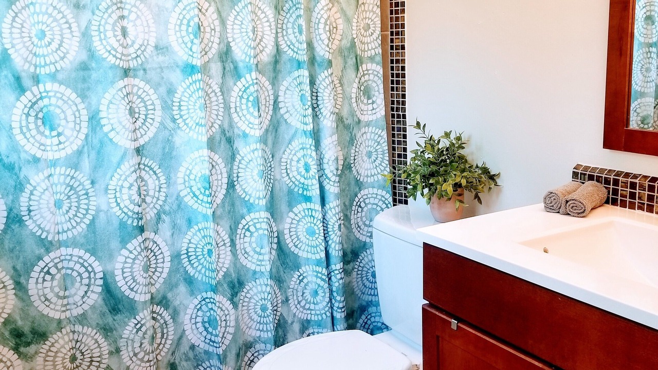 Photo of Bathroom in Lyons
