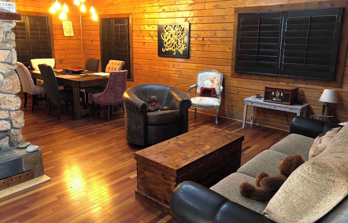 Photo of Livingroom in Shadow Mountain