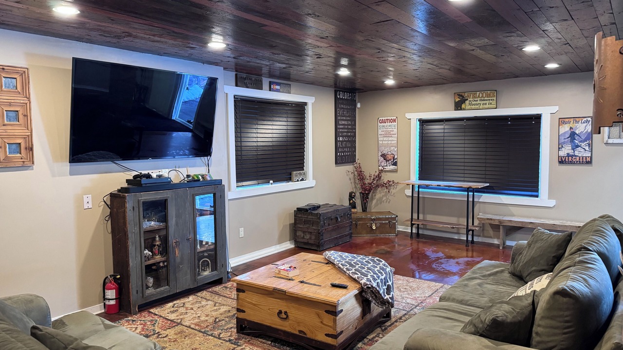 Photo of Livingroom in Shadow Mountain