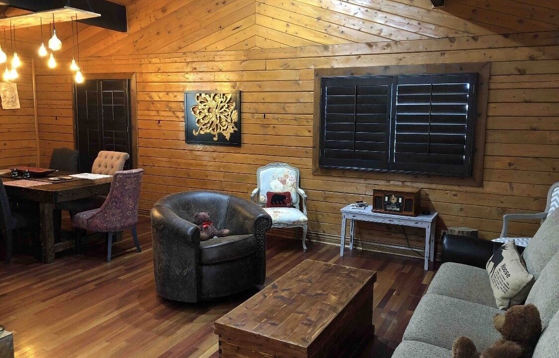 Photo of Livingroom in Shadow Mountain