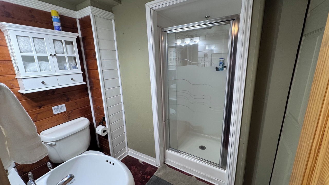 Photo of Bathroom in Shadow Mountain