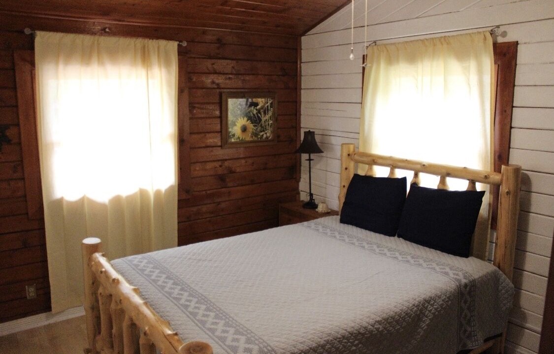 Photo of Bedroom in Shadow Mountain