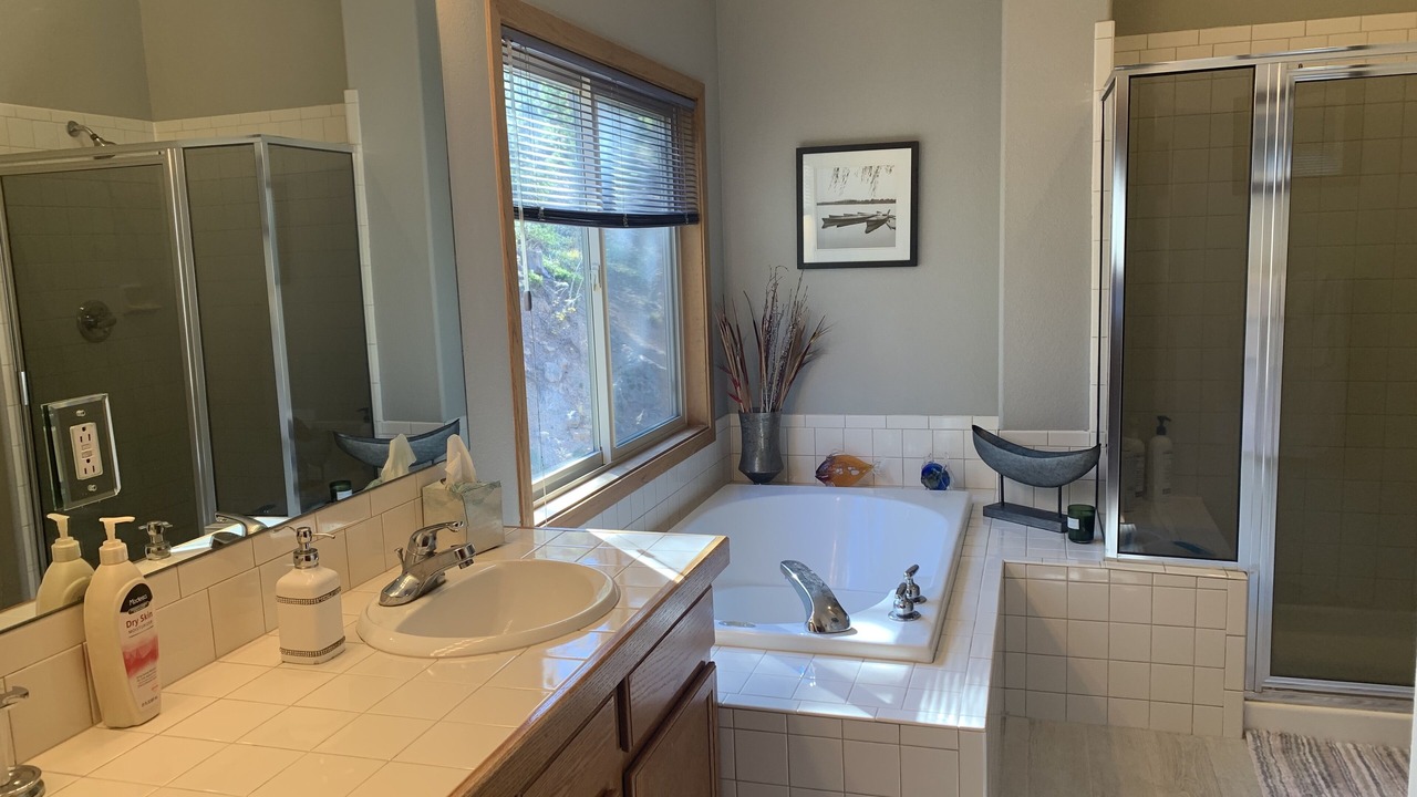 Photo of Bathroom in Shadow Mountain