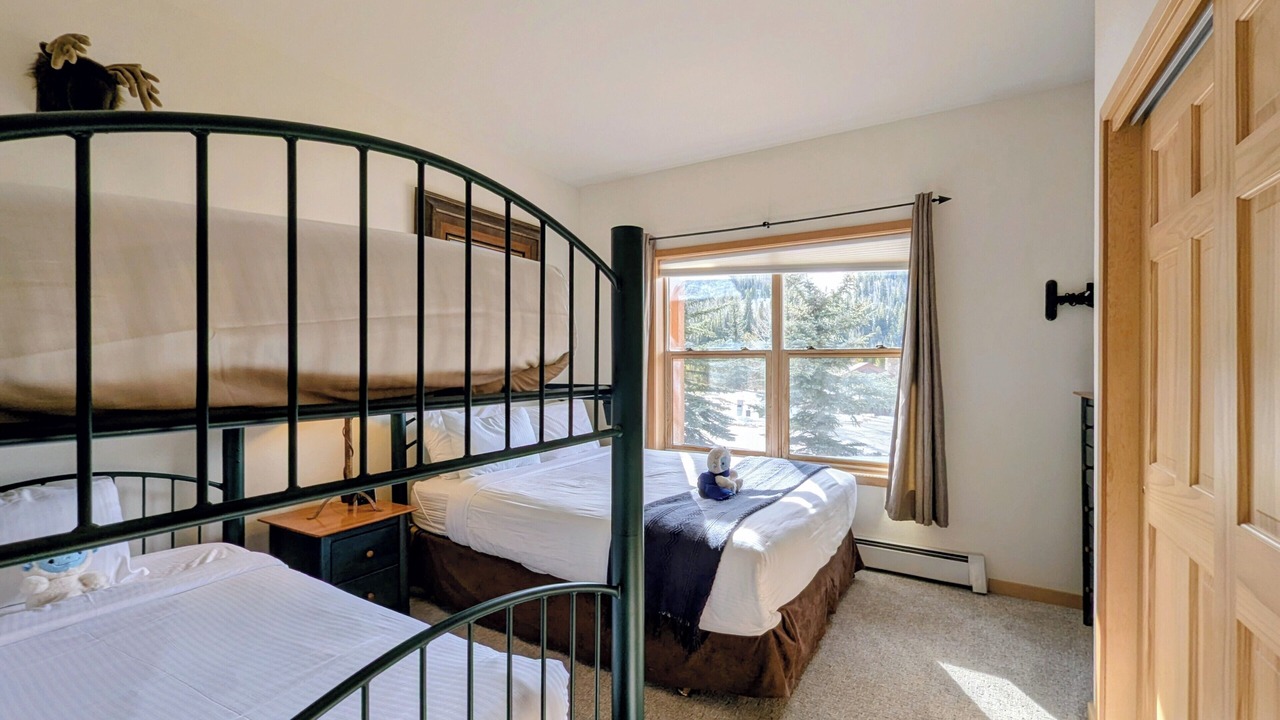 Photo of Bedroom in Mountain House