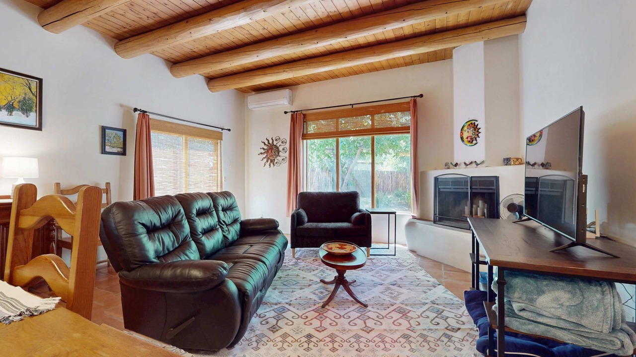 Photo of Livingroom in Taos