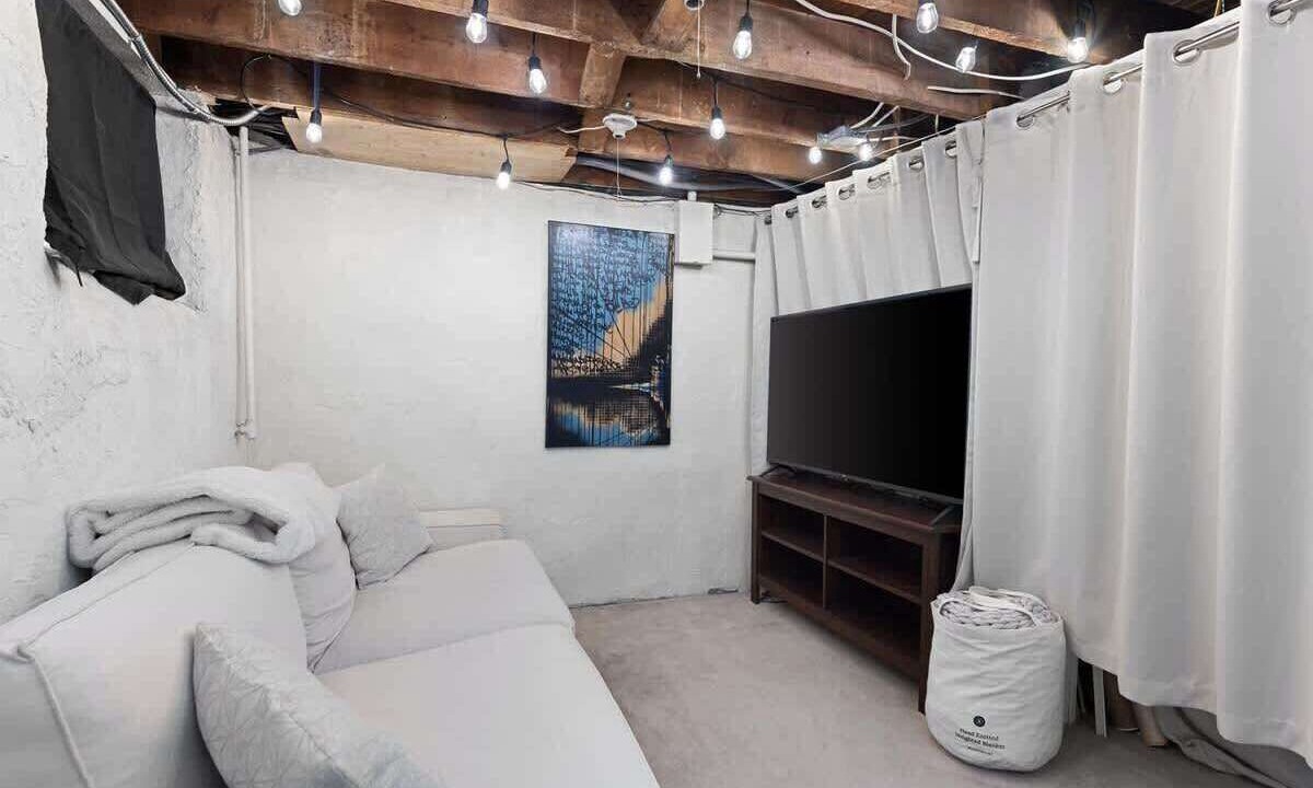 Photo of Livingroom in Washington Park West