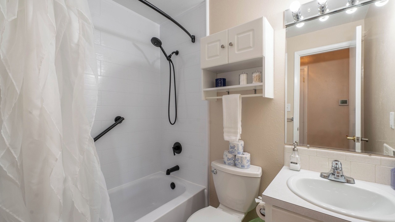 Photo of Bathroom in Applewood West