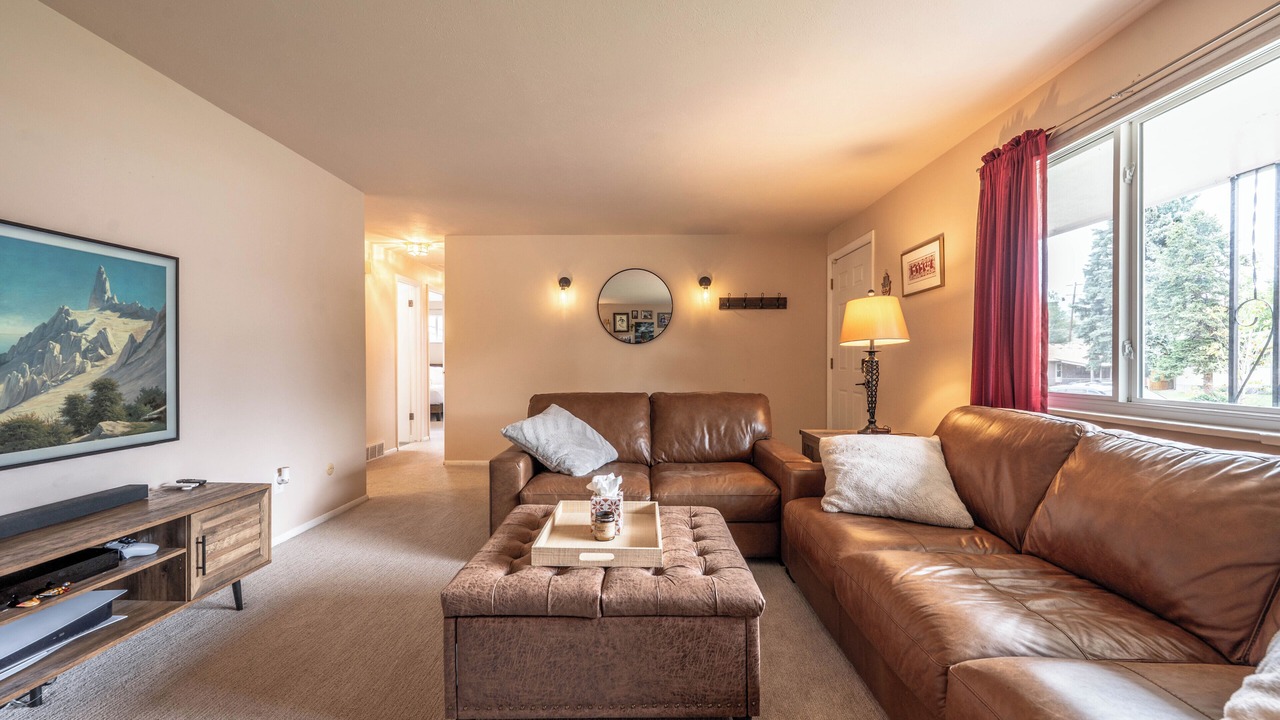 Photo of Livingroom in Applewood West